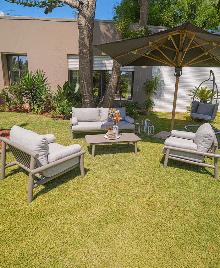 Salon de jardin Ketter Amazon 4 places en aluminium et tissu marron.